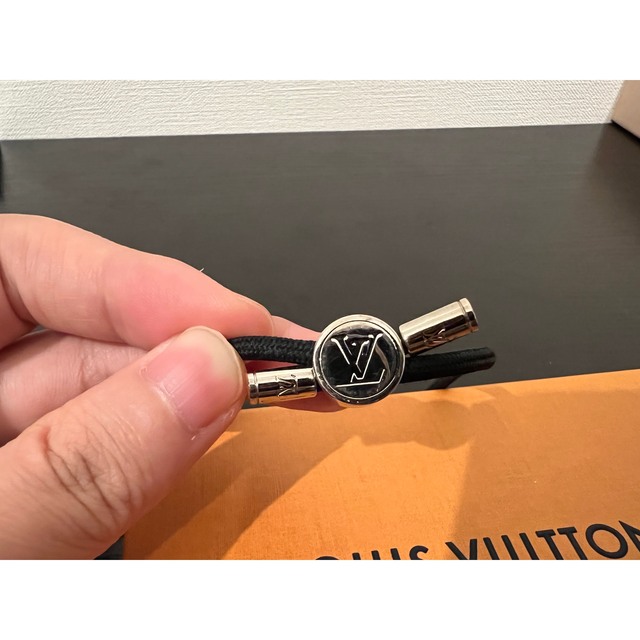 LOUIS VUITTON(ルイヴィトン)のLOUIS VUITTON　ブレスレット・スペースLV　ノワール　M67417 メンズのアクセサリー(ブレスレット)の商品写真