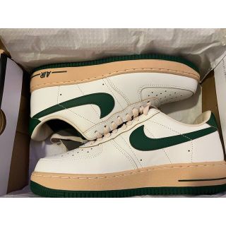 ナイキ(NIKE)のNike WMNS AirForce1 Low Green and Muslin(スニーカー)