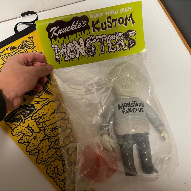 HEADLOCKSTUDIO Knuckle kun & ペナント セット - フィギュア HEADLOCKSTUDIO Knuckle kun & ペナント セット - フィギュア