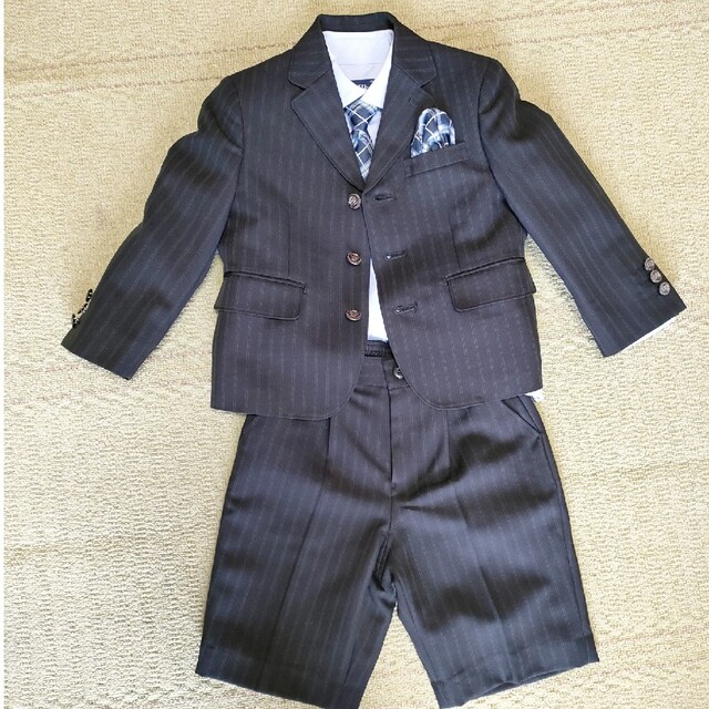 スーツ　100cm　七五三　フォーマル キッズ/ベビー/マタニティのキッズ服男の子用(90cm~)(ドレス/フォーマル)の商品写真