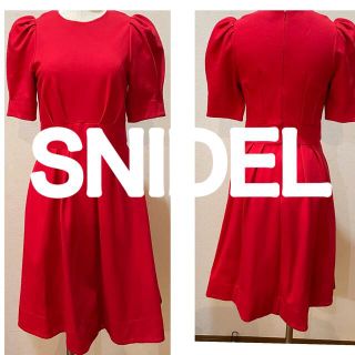 スナイデル(SNIDEL)の【新品未使用】SNIDEL(ひざ丈ワンピース)