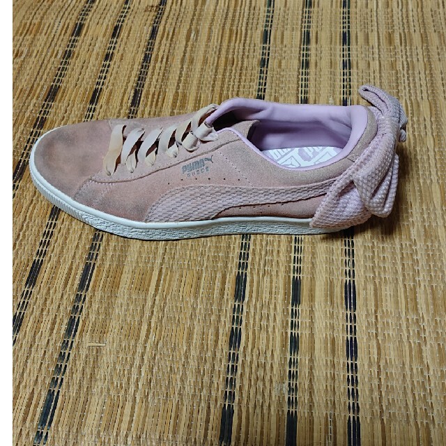 PUMA(プーマ)の訳あり PUMAリボン スニーカー ピンク ◎値下げ◎ レディースの靴/シューズ(スニーカー)の商品写真