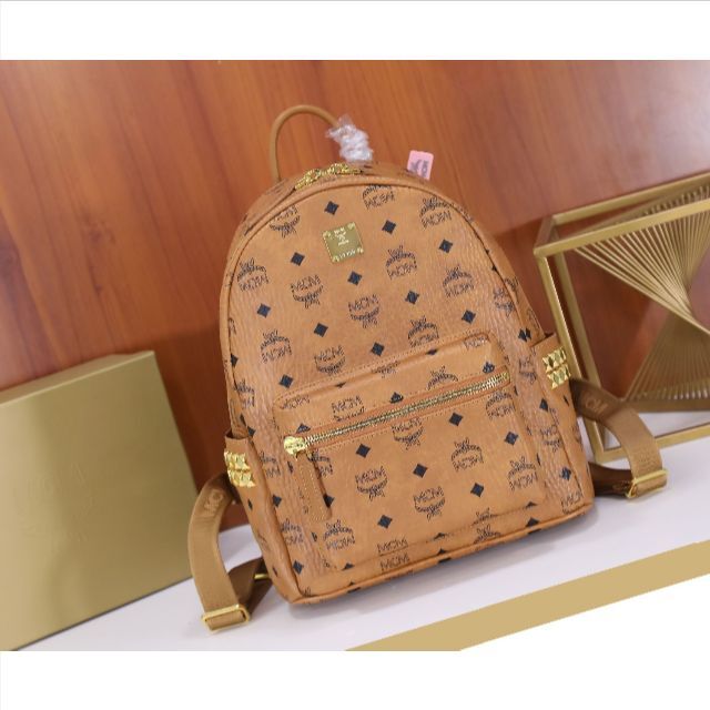 希少✨　MCM リュック　ヴィセトス柄　コニャック　スタッズ