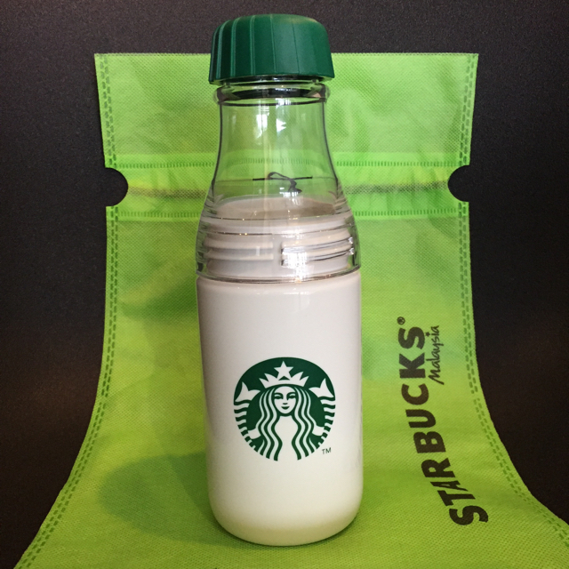 Starbucks Coffee(スターバックスコーヒー)の今だけ新春特別価格☆【新品/日本未発売】スタバ サニーボトル 500ml インテリア/住まい/日用品のキッチン/食器(タンブラー)の商品写真