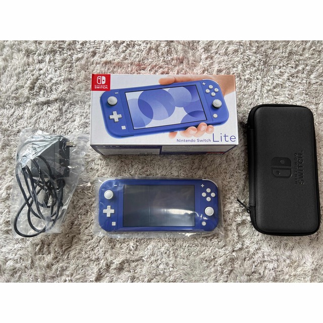 Nintendo Switch LITE ブルー(純正ケース付き)