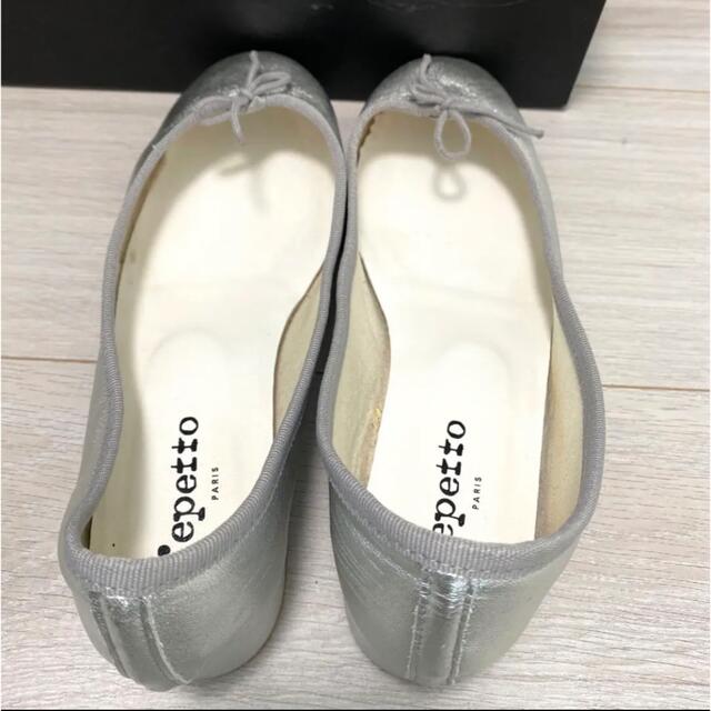 repetto(レペット)の美品！定価41800円 レペット　パンプス　シルバー　フランス製　24.0  レディースの靴/シューズ(ハイヒール/パンプス)の商品写真