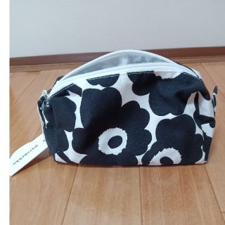 マリメッコ(marimekko)のmarimekko　ポーチ(ポーチ)
