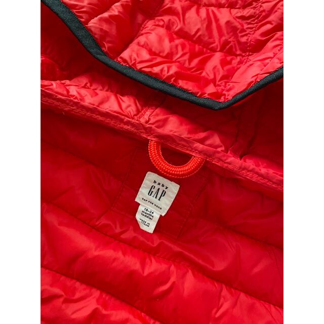 babyGAP(ベビーギャップ)のジャケット　90cm   レッド　赤 キッズ/ベビー/マタニティのキッズ服男の子用(90cm~)(ジャケット/上着)の商品写真