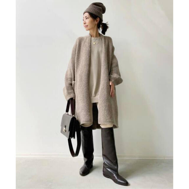 L'Appartement DEUXIEME CLASSE(アパルトモンドゥーズィエムクラス)の【LAUREN MANOOGIAN】DOPO KNIT COAT ベージュ レディースのジャケット/アウター(ニットコート)の商品写真