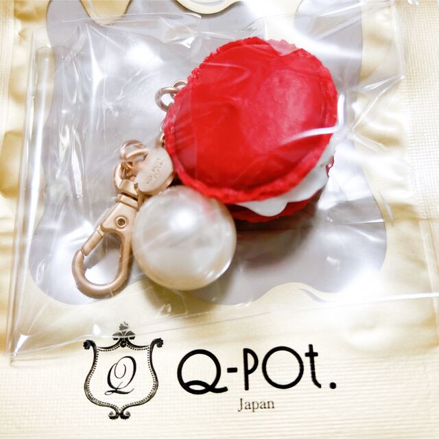 新品未使用】限定 Q-pot. いちご マカロン バッグチャーム キュー