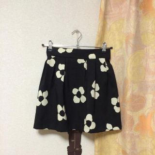 ボニカドット(bonica dot)のデイジープリントスカート(ミニスカート)