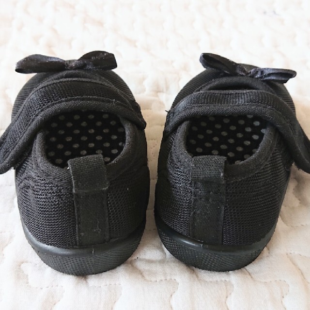 西松屋(ニシマツヤ)のベビー フォーマル シューズ 靴 13cm セレモニー 結婚式 黒 リボン 布製 キッズ/ベビー/マタニティのベビー靴/シューズ(~14cm)(フォーマルシューズ)の商品写真