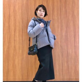 ユニクロ(UNIQLO)のダウン　UNIQLO シームレス　ダウンパーカ(ダウンジャケット)