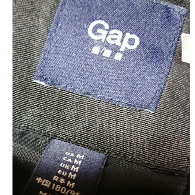 GAP(ギャップ)のギャップ  GAP  メンズ  ファー付き ダウンコート  ダウン  Mサイズ メンズのジャケット/アウター(ダウンジャケット)の商品写真