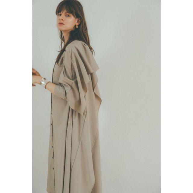 【美品】【完売品】クラネ CLANE ベージュフリルシャツワンピースロング 3