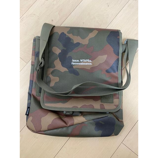 19AW ×Herschel ポリエステルコーデュラショルダーバッグ