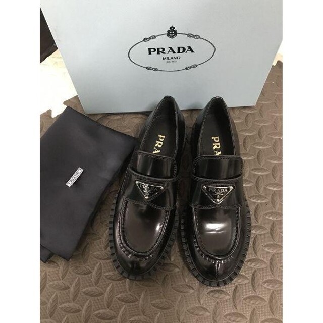 当店限定販売】 PRADA - PRADA プラダ レザー ローファー 36