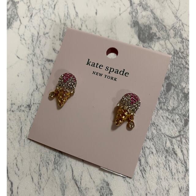 kate spade new york(ケイトスペードニューヨーク)のケイトスペード サンデー アイスクリーム スタッズ ピアス メンズのアクセサリー(ピアス(両耳用))の商品写真