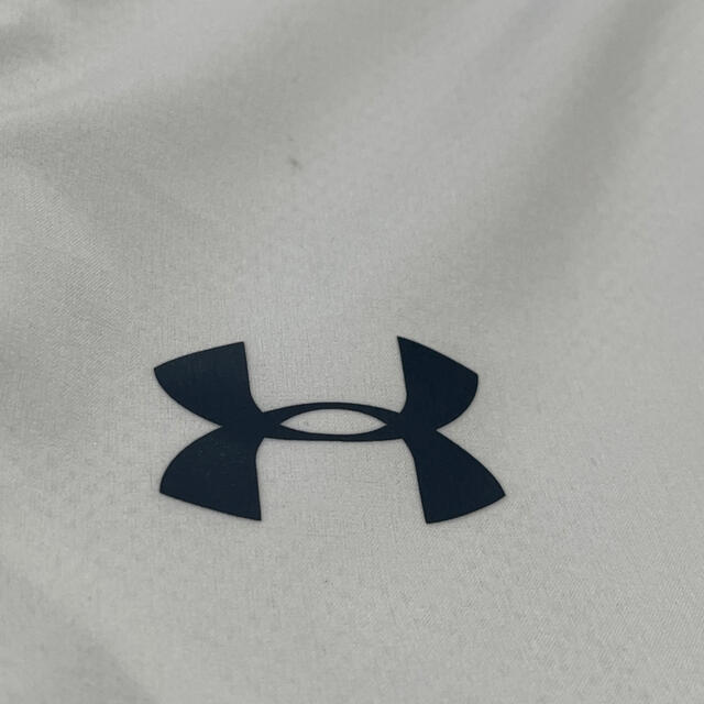 UNDER ARMOUR(アンダーアーマー)の最終値下げ‼️アンダーアーマー UNDER ARMOR ズボン ホワイト 白 L メンズのパンツ(その他)の商品写真