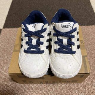 アディダス(adidas)のadidasキッズ　スニーカー　13cm(スニーカー)