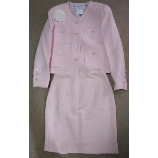 CHANEL(シャネル)のお値下げ品　シャネル　ピンク　セットアップ　スーツ レディースのフォーマル/ドレス(スーツ)の商品写真
