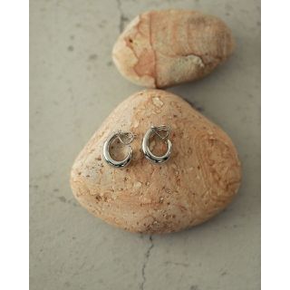 トゥデイフル(TODAYFUL)の【美品】TODAYFUL Drop Nuance Earring シルバー(イヤリング)