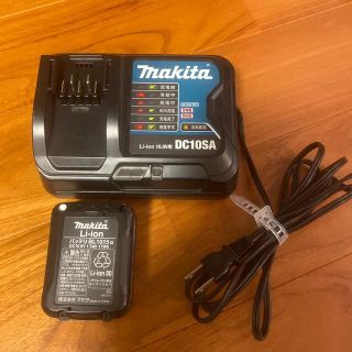 マキタ(Makita)のマキタ充電器 Li-ion 10.8v用 DC10SA 掃除機(バッテリー/充電器)