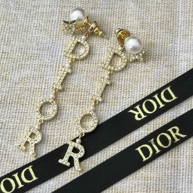 売り切れ必至！ Christian ひと様専用 Dior ピアス - Dior ピアス - www.pvn.gob.pe