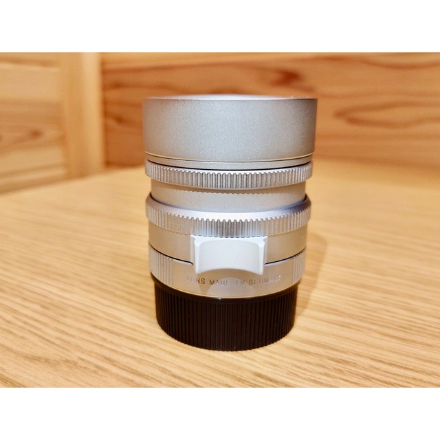 LEICA(ライカ)のライカ　ズミルックス　50mm f1.4 限定品　ホワイトエディション スマホ/家電/カメラのカメラ(レンズ(単焦点))の商品写真