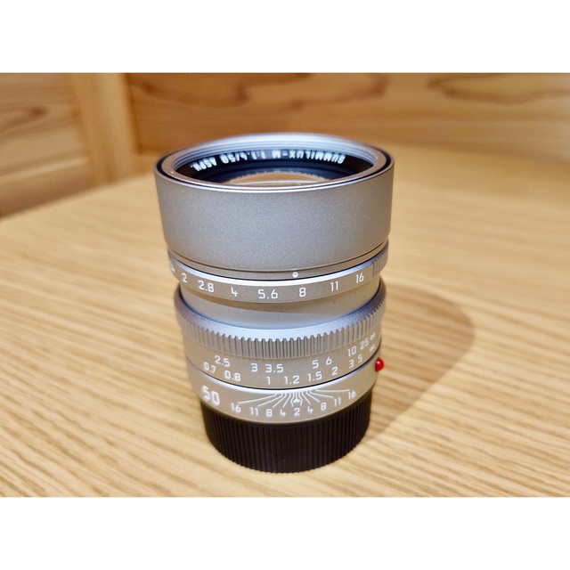 LEICA(ライカ)のライカ　ズミルックス　50mm f1.4 限定品　ホワイトエディション スマホ/家電/カメラのカメラ(レンズ(単焦点))の商品写真