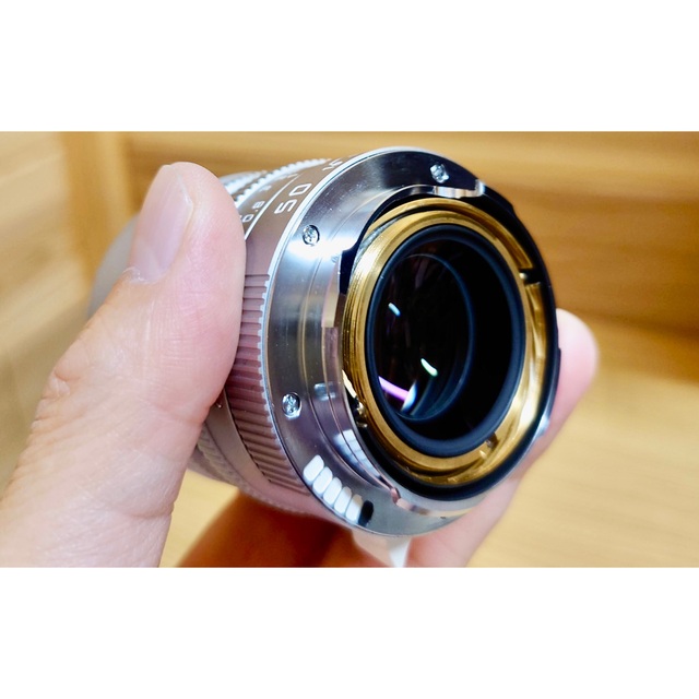 LEICA(ライカ)のライカ　ズミルックス　50mm f1.4 限定品　ホワイトエディション スマホ/家電/カメラのカメラ(レンズ(単焦点))の商品写真