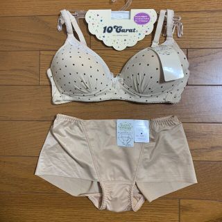 新品未使用☆ブラジャー&パンツ2点セット　M  ベージュ(ブラ&ショーツセット)