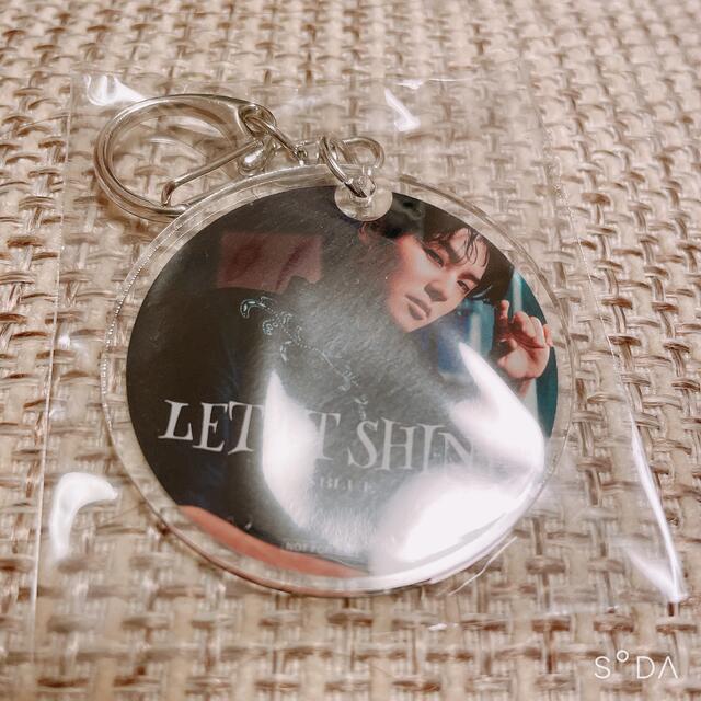 CNBLUE(シーエヌブルー)のCNBLUE 「LET IT SHINE 」★CD特典 ミニョク エンタメ/ホビーのCD(K-POP/アジア)の商品写真