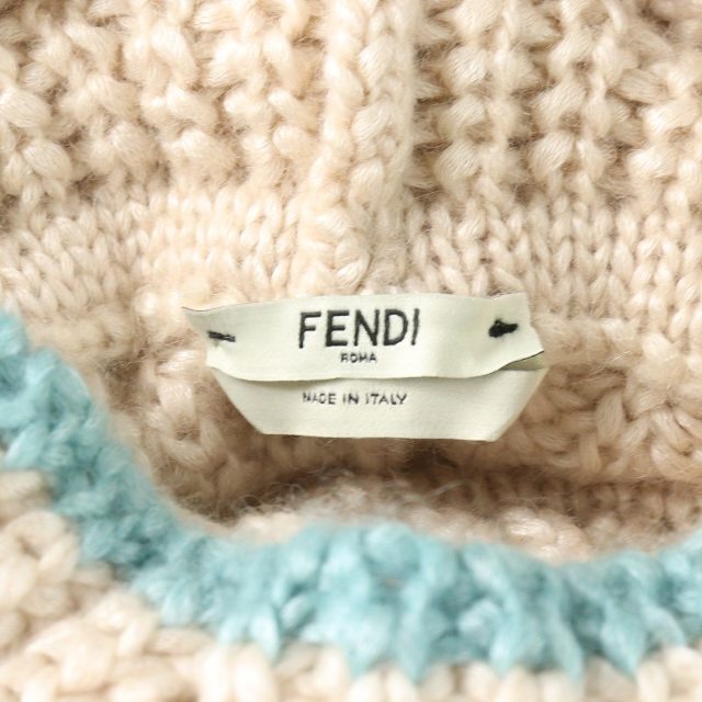 FENDI(フェンディ)のFENDI 19AW ニット セーター タートルネック 42 L ベージュ 緑 レディースのトップス(ニット/セーター)の商品写真