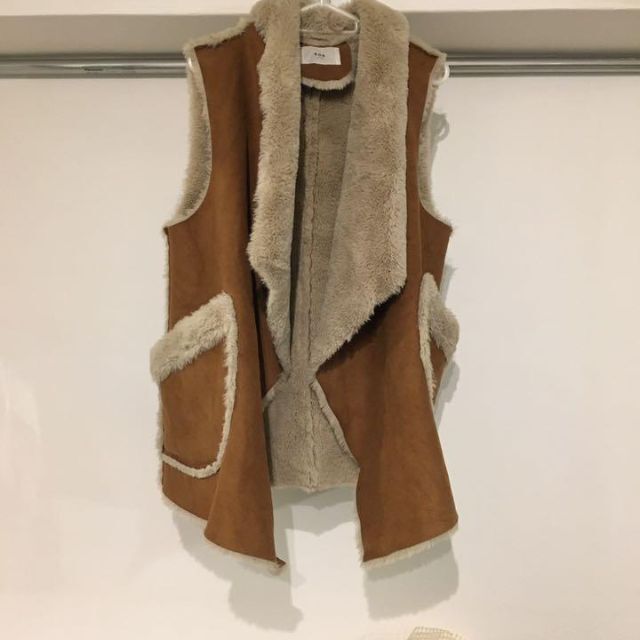 美品】フェイクムートン ファーベスト キャメル - ベスト/ジレ