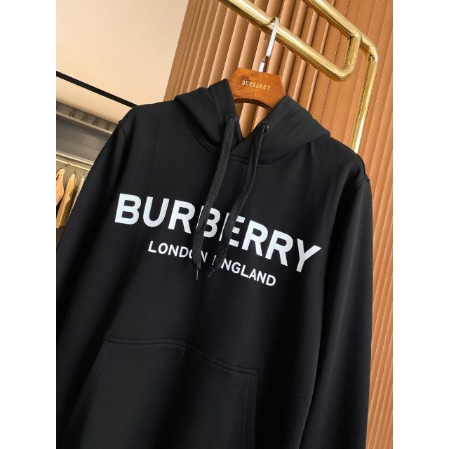 ☆売り出し特注品☆ バーバリーパーカー新品未使用ユニセックス www