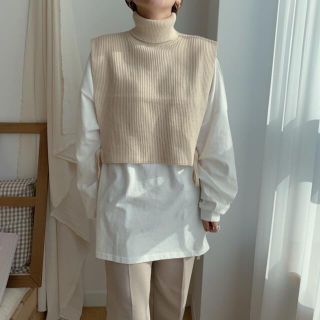 トゥデイフル(TODAYFUL)の【値下げしました】ニットベスト ／ minimal neck vest(ニット/セーター)