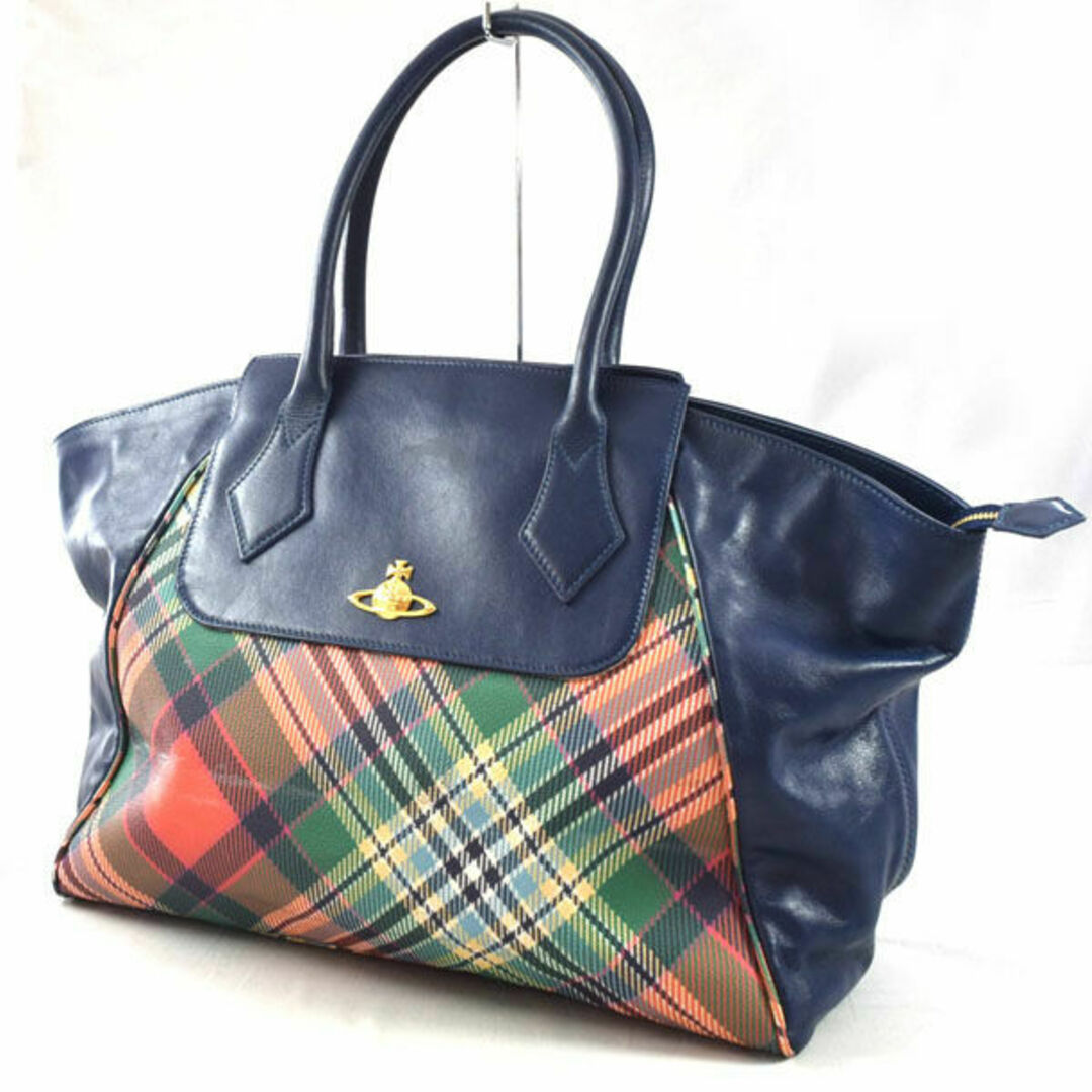 Vivienne Westwood(ヴィヴィアンウエストウッド)のVivienne Westwood / ヴィヴィアンウエストウッド ■ セミショルダー ハンドバッグ PVC 紺 チェック バッグ / バック / BAG / 鞄 / カバン ブランド 中古 [0990009866] レディースのバッグ(トートバッグ)の商品写真