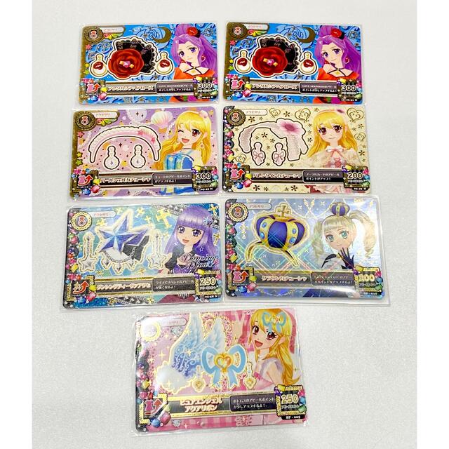 アイカツ!(アイカツ)のアイカツカード　まとめ　アクセサリーカードつき エンタメ/ホビーのアニメグッズ(カード)の商品写真