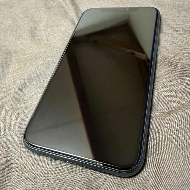 iPhone(アイフォーン)のiPhone11pro Midnight Green 256G 極美品 スマホ/家電/カメラのスマートフォン/携帯電話(スマートフォン本体)の商品写真