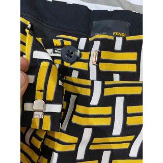 ファッション通販】 FENDI ストレートパンツ 黄色 黒色 カジュアル