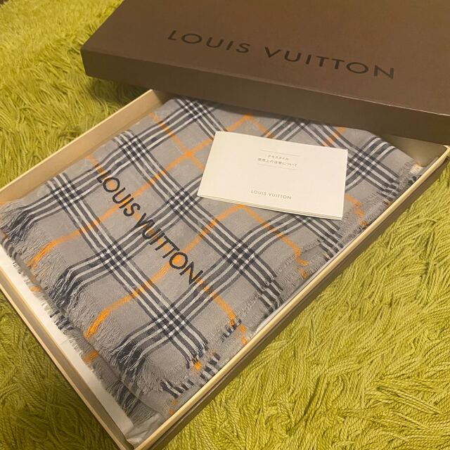 LOUIS VUITTON(ルイヴィトン)の箱なしルイヴィトン ストール モノグラム柄チェック グレー×ネイビー×イエロー  レディースのファッション小物(ストール/パシュミナ)の商品写真