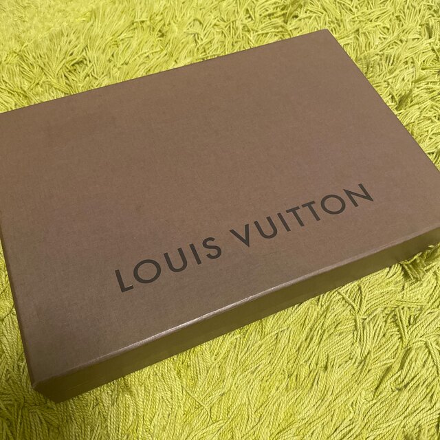 LOUIS VUITTON(ルイヴィトン)の箱なしルイヴィトン ストール モノグラム柄チェック グレー×ネイビー×イエロー  レディースのファッション小物(ストール/パシュミナ)の商品写真
