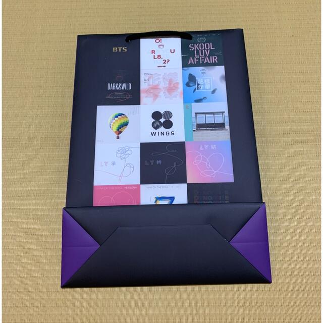 防弾少年団(BTS)(ボウダンショウネンダン)のBTS PROOF ｼｮｯﾊﾟｰ エンタメ/ホビーのタレントグッズ(アイドルグッズ)の商品写真