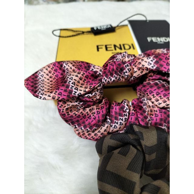 匿名配送★FENDI★ロゴ ヘアアクセサリー ヘアバンド シュシュ 2個セット