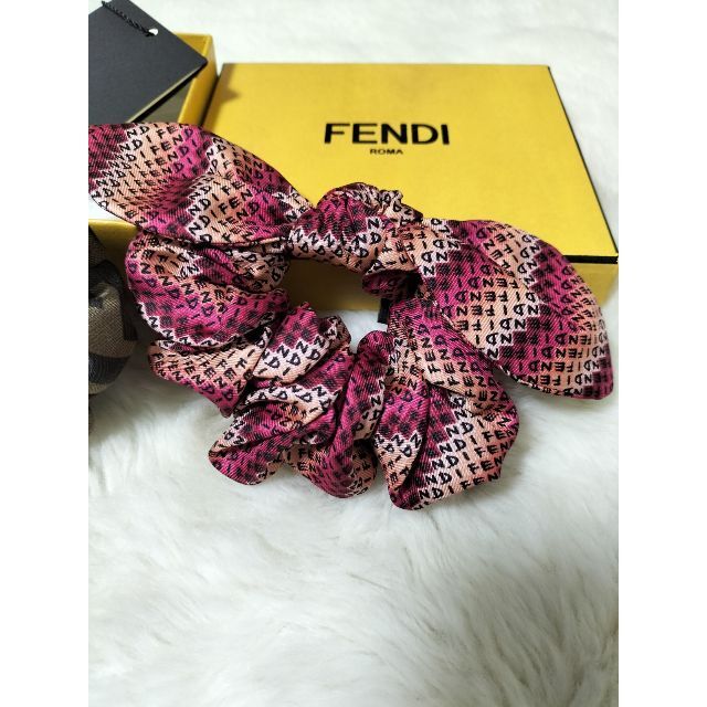 匿名配送★FENDI★ロゴ ヘアアクセサリー ヘアバンド シュシュ 2個セット