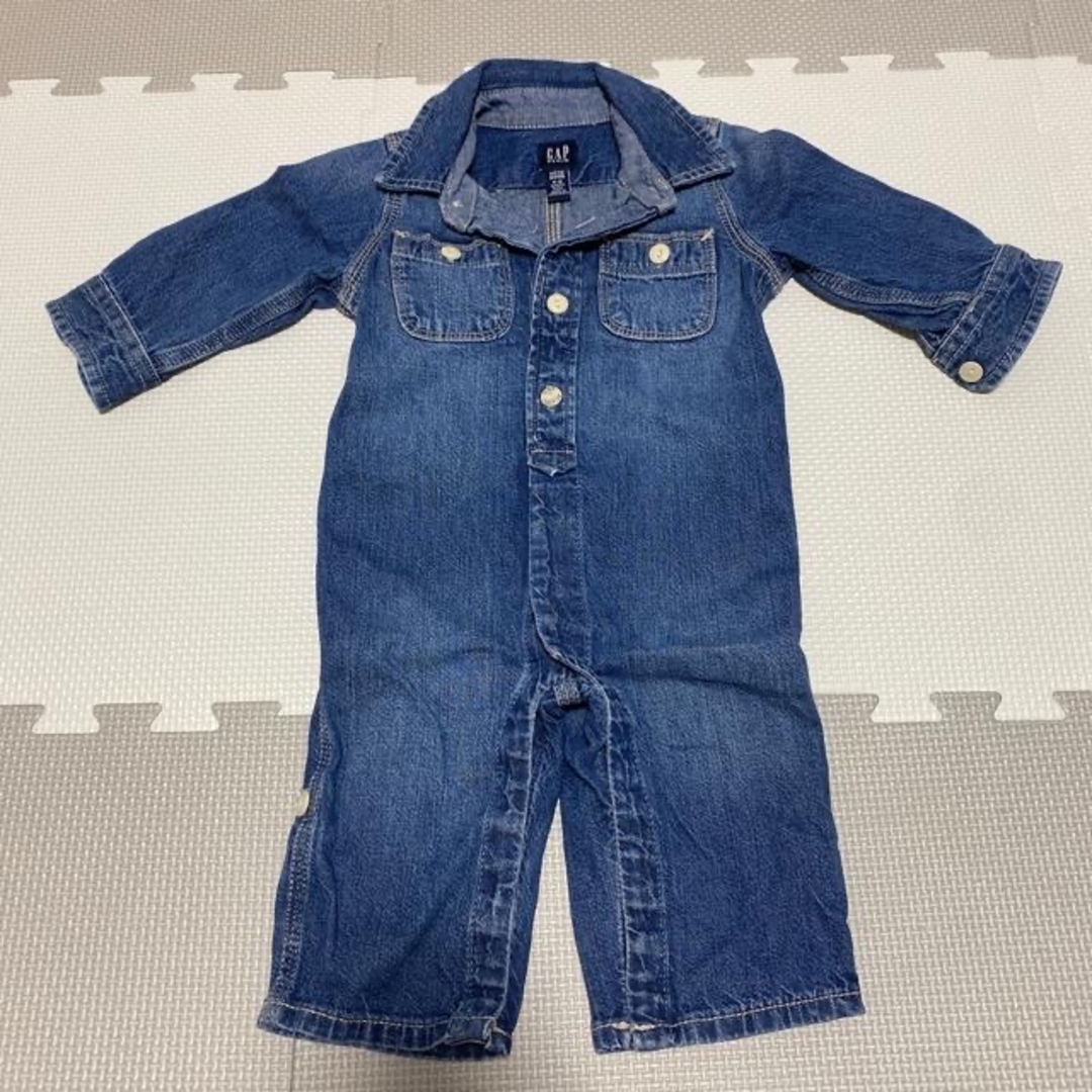 babyGAP(ベビーギャップ)のbabyGAP デニムロンパース キッズ/ベビー/マタニティのベビー服(~85cm)(ロンパース)の商品写真