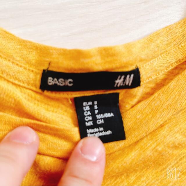 H&M(エイチアンドエム)の半袖Tシャツ からし色 レディースのトップス(Tシャツ(半袖/袖なし))の商品写真