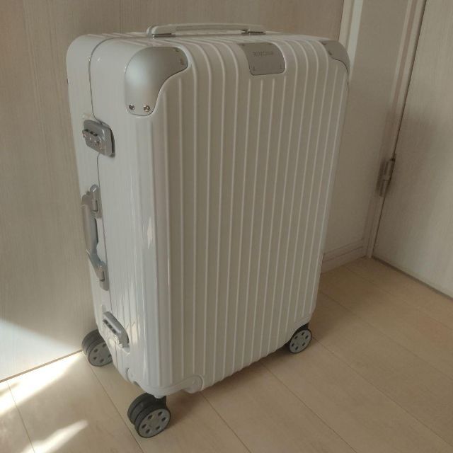 RIMOWAスーツケース HYBRID Check-in M白 - バッグ RIMOWAスーツケース HYBRID Check-in M白 - バッグ