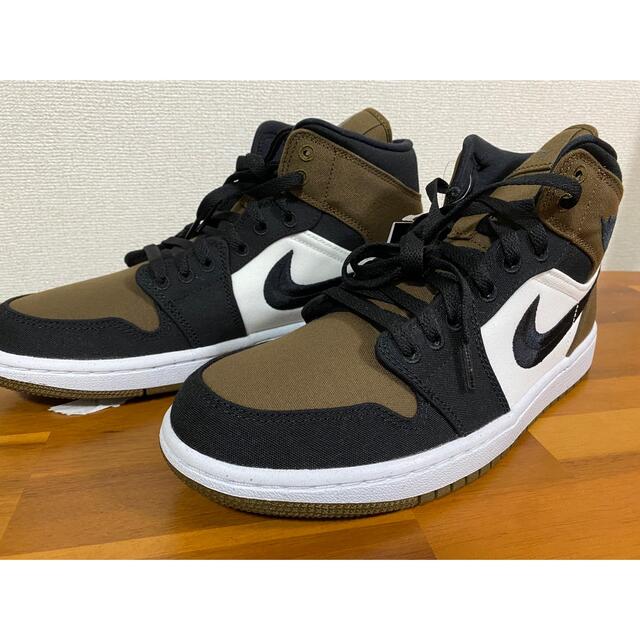 NIKE AIR Jordan 1 MID SE ウィメンズ　メンズ